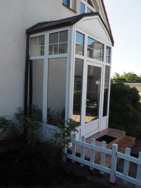 Externí okenní fólie TITAN 07 pro vytvoření soukromá během dne a razantní snížení přenosu tepla do místnosti. 