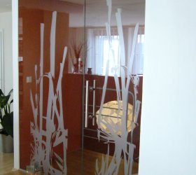 Designový popel fólií na prosklené příčky 