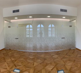 Tisk na mléčnou fólii pro prosklené příčky