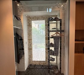 Designový popel fólií na prosklené příčky