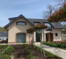 TITAN 35 XTRA středně reflexní šedá solární fólie na externí stranu skla