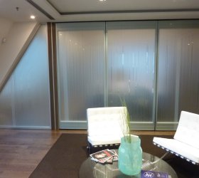 Designový popel fólií na prosklené příčky